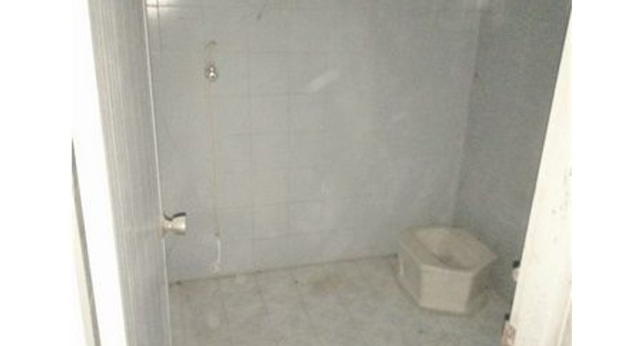 À vendre 2 chambres maison de ville à Kaeng Khoi, Saraburi