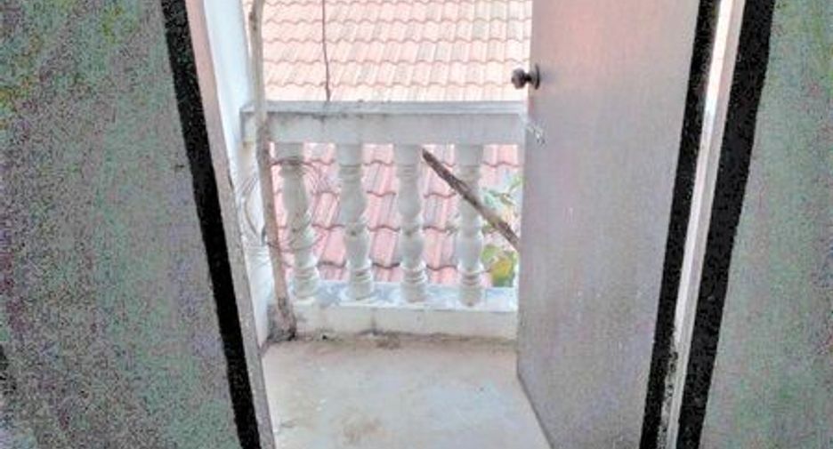 À vendre 2 chambres maison de ville à Kaeng Khoi, Saraburi