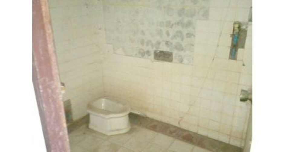 À vendre 2 chambres maison de ville à Kaeng Khoi, Saraburi