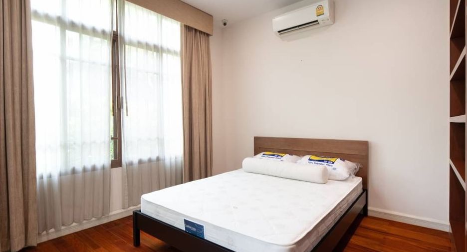 Haus zur Miete und zum Kauf mit 4 Zimmer in Watthana, Bangkok