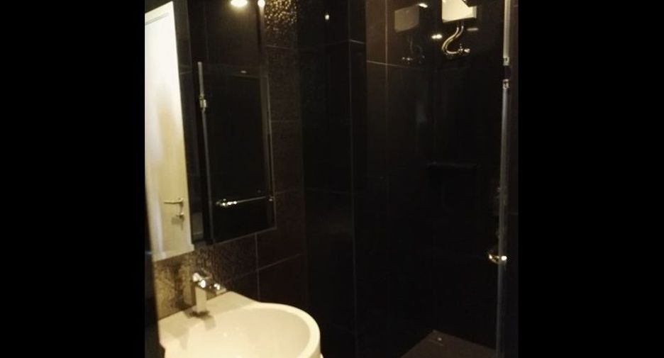 Wohnung zum Kauf mit 1 Zimmer in Khlong Toei, Bangkok