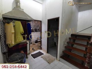 À vendre 2 chambres maison de ville à Sam Phran, Nakhon Pathom