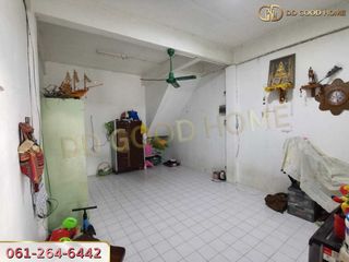 À vendre 2 chambres maison de ville à Sam Phran, Nakhon Pathom