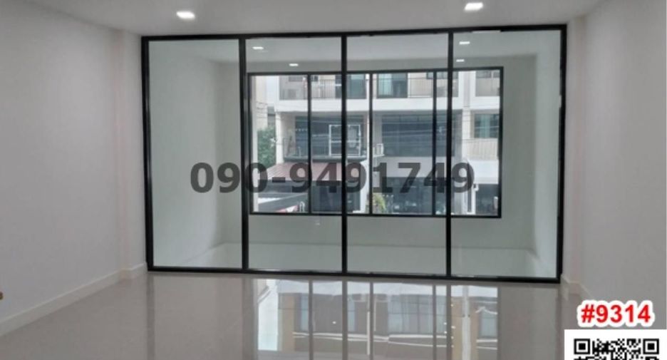 For rent 3 bedrooms retail Space in Chom Thong, Bangkok