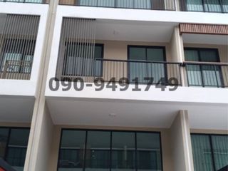 For rent 3 bedrooms retail Space in Chom Thong, Bangkok