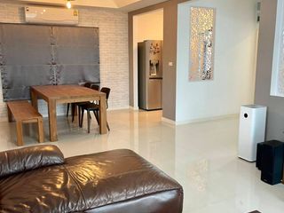 À louer et à vendre 4 chambres maison à San Kamphaeng, Chiang Mai