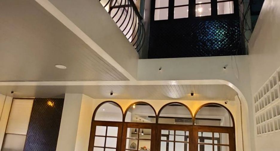Casa adosada en alquiler de 3 habitaciones en Khlong Toei, Bangkok