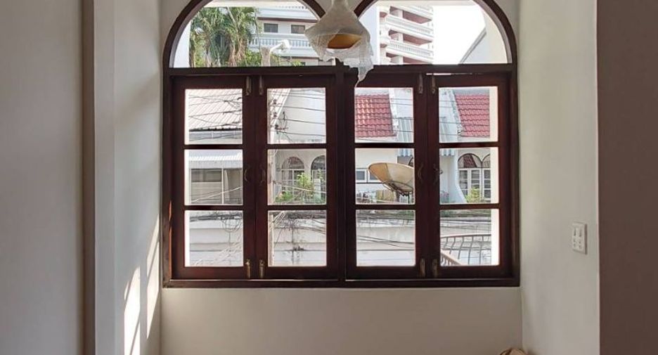 Casa adosada en alquiler de 3 habitaciones en Khlong Toei, Bangkok