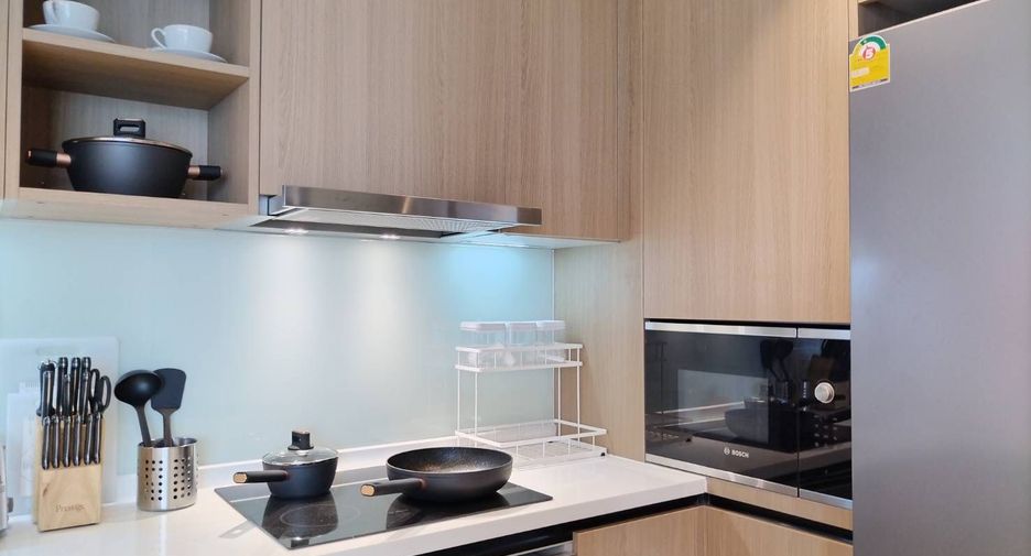 For rent 3 bedrooms condo in Watthana, Bangkok