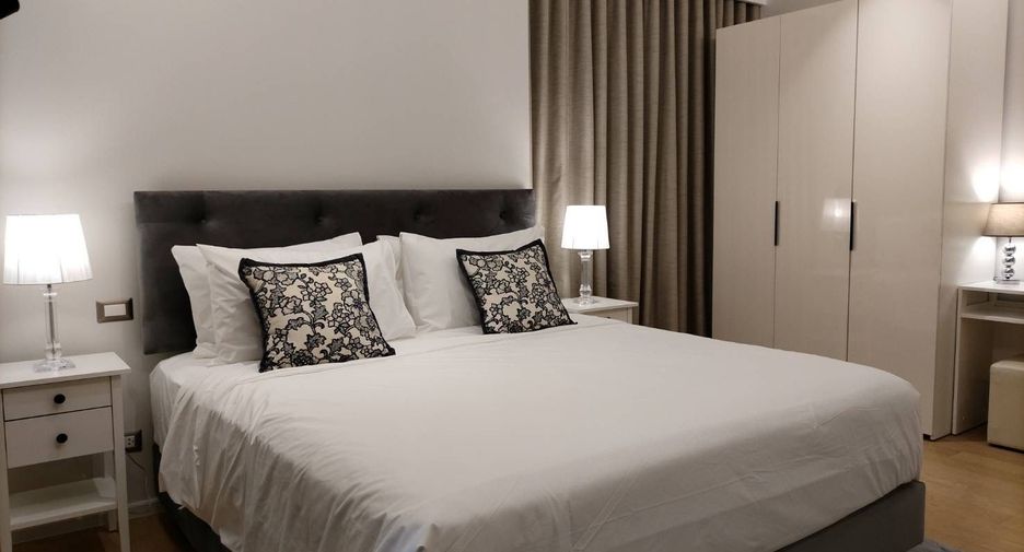For rent 3 bedrooms condo in Watthana, Bangkok