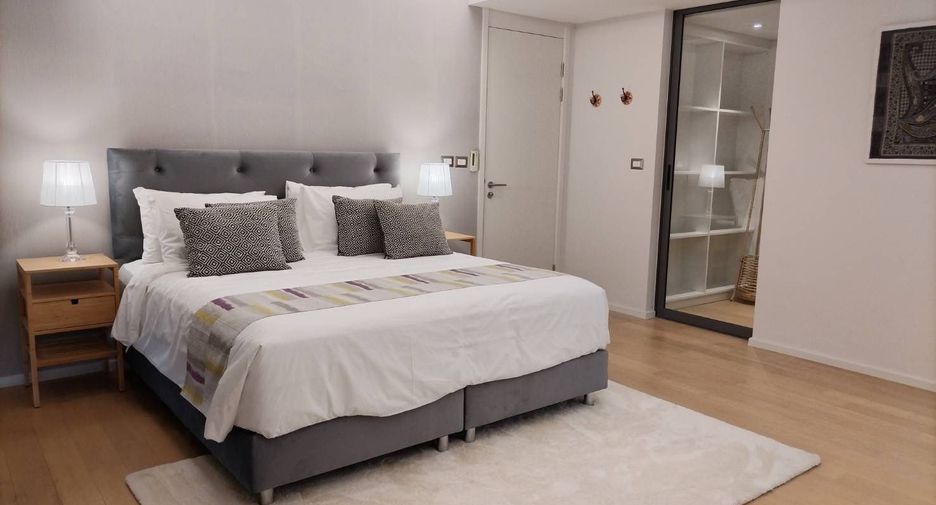For rent 3 bedrooms condo in Watthana, Bangkok