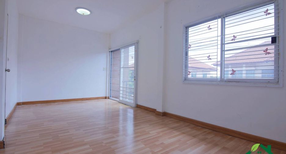 For sale 4 ベッドルーム townhouse in Nong Chok, Bangkok
