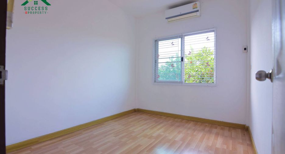 For sale 4 ベッドルーム townhouse in Nong Chok, Bangkok
