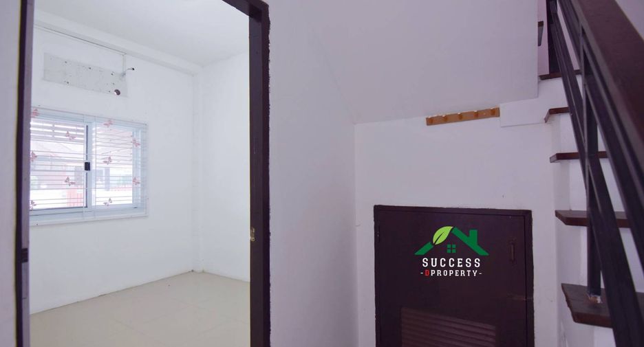 For sale 4 ベッドルーム townhouse in Nong Chok, Bangkok