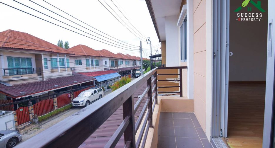 For sale 4 ベッドルーム townhouse in Nong Chok, Bangkok