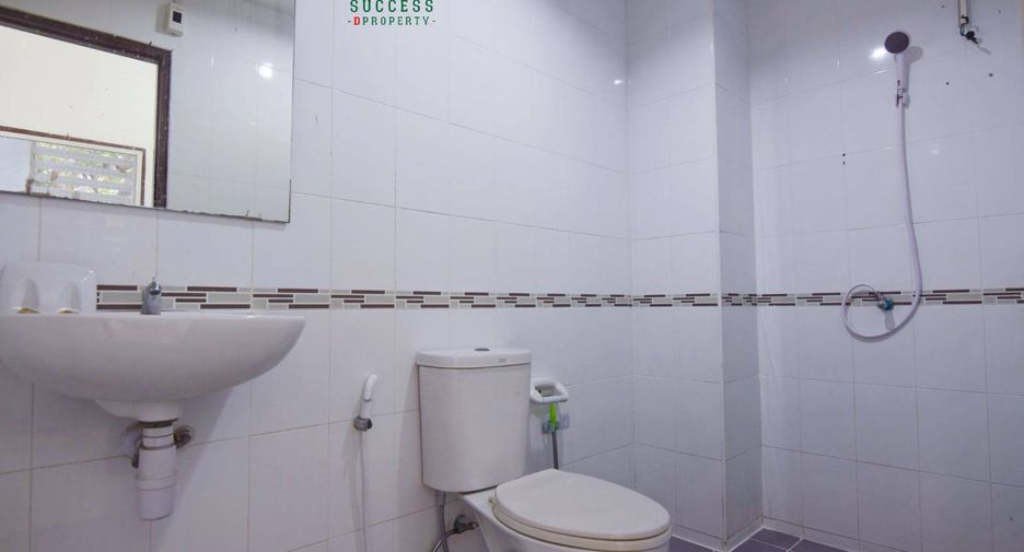 For sale 4 ベッドルーム townhouse in Nong Chok, Bangkok