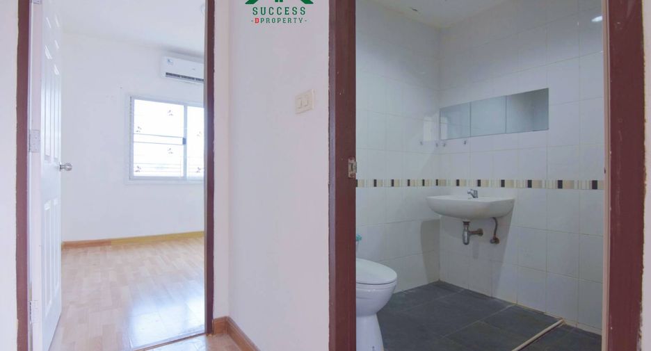 For sale 4 ベッドルーム townhouse in Nong Chok, Bangkok
