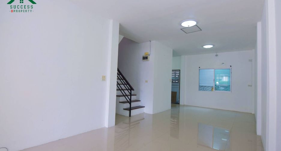 For sale 4 ベッドルーム townhouse in Nong Chok, Bangkok