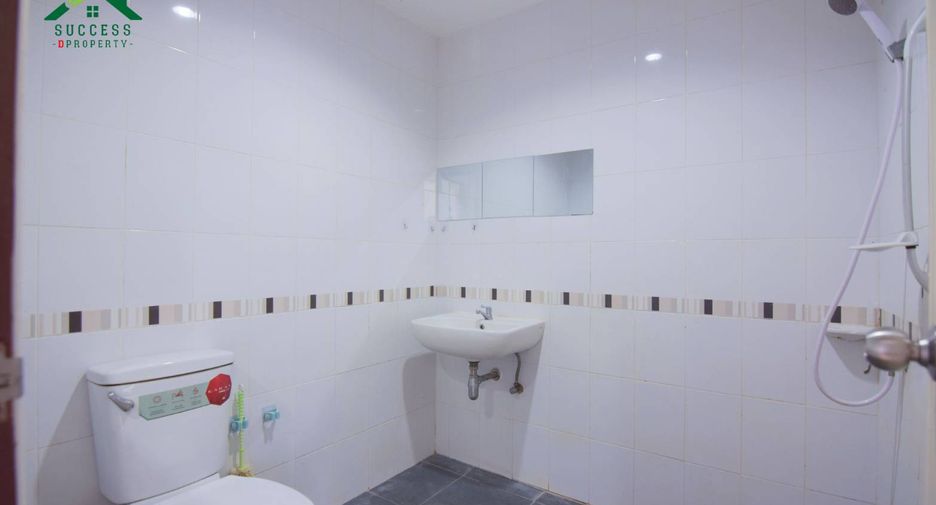 For sale 4 ベッドルーム townhouse in Nong Chok, Bangkok