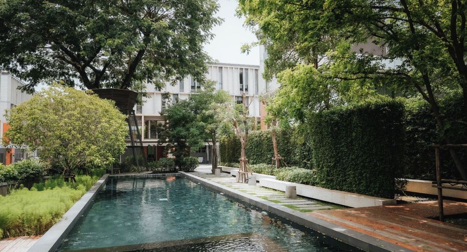 For sale 3 bedrooms townhouse in Saphan Sung, Bangkok