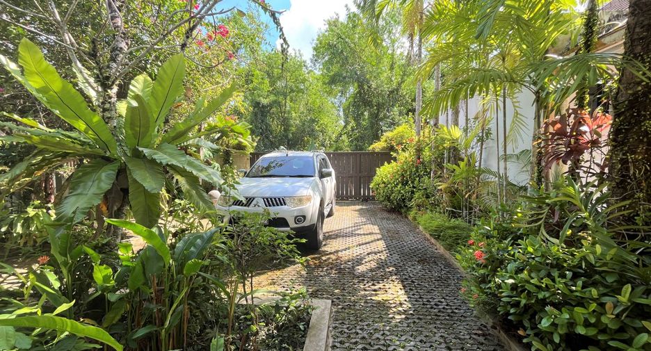 For sale 6 Beds villa in Takua Pa, Phang Nga