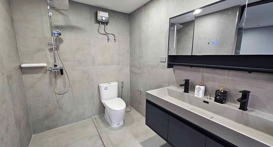 For rent and for sale 3 bedrooms condo in Watthana, Bangkok