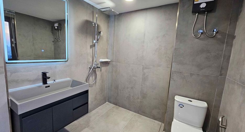 For rent and for sale 3 bedrooms condo in Watthana, Bangkok