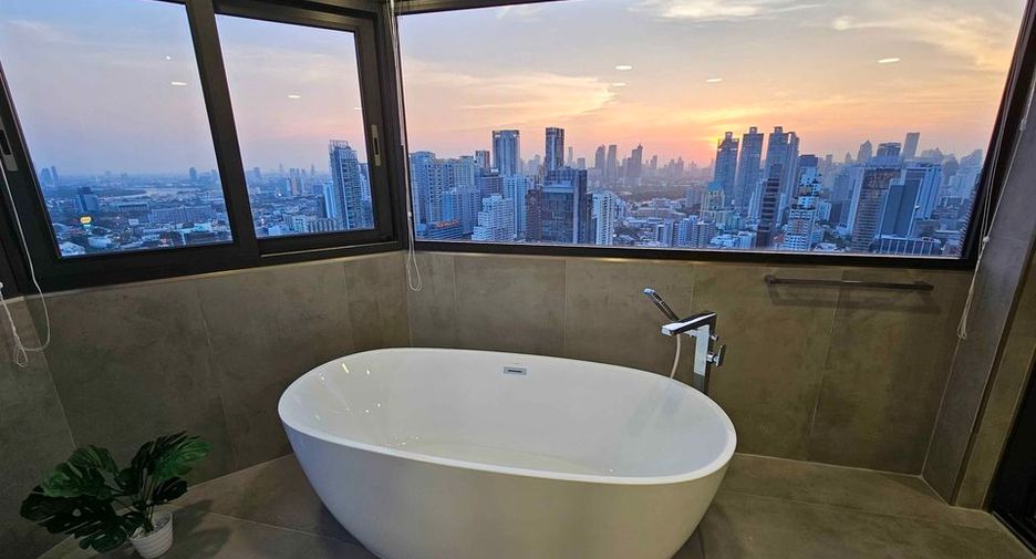 For rent and for sale 3 bedrooms condo in Watthana, Bangkok