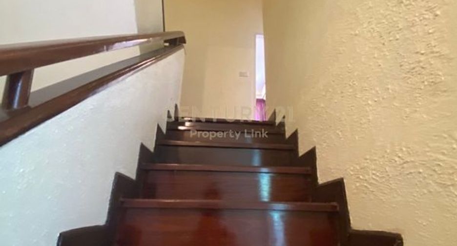For rent and for sale 4 bedrooms townhouse in Khlong Toei, Bangkok
