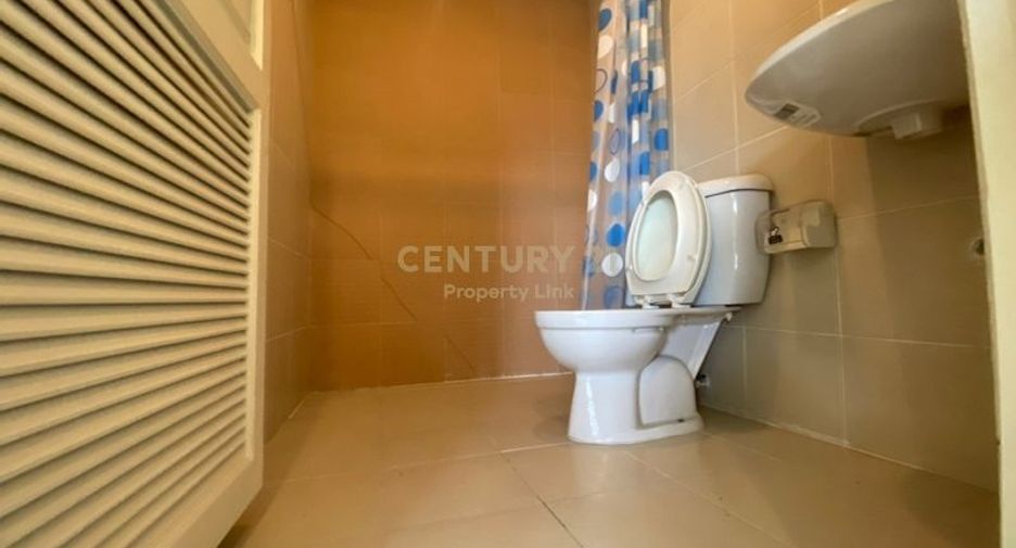 For rent and for sale 4 bedrooms townhouse in Khlong Toei, Bangkok
