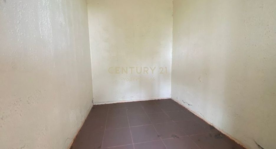 For rent and for sale 4 bedrooms townhouse in Khlong Toei, Bangkok