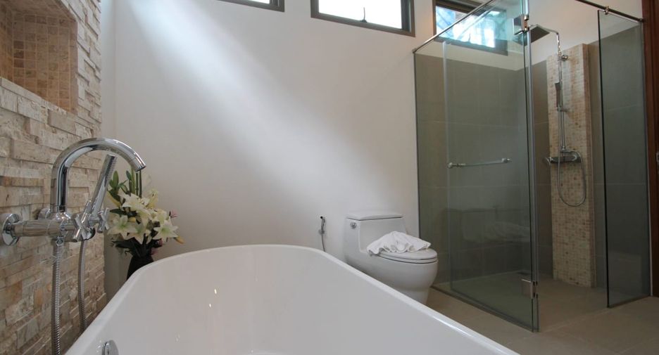 For rent 3 bedrooms villa in Mueang Phuket, Phuket