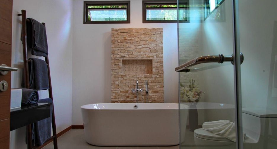 For rent 3 bedrooms villa in Mueang Phuket, Phuket