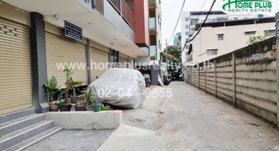 For sale 20 bedrooms apartment in Yan Nawa, Bangkok
