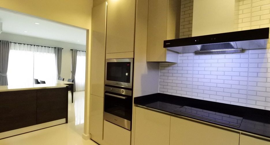 For rent 3 bedrooms house in Suan Luang, Bangkok