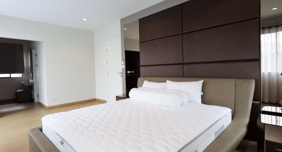 For rent 3 bedrooms house in Suan Luang, Bangkok