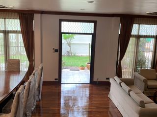 For rent 3 bedrooms house in Watthana, Bangkok