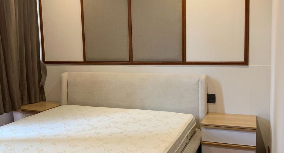 For rent 3 bedrooms house in Watthana, Bangkok