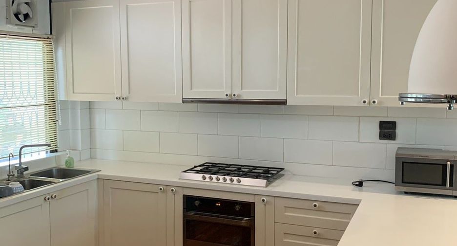 For rent 3 bedrooms house in Watthana, Bangkok