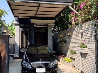 Reihenhaus zur Miete mit 3 Zimmer in Watthana, Bangkok