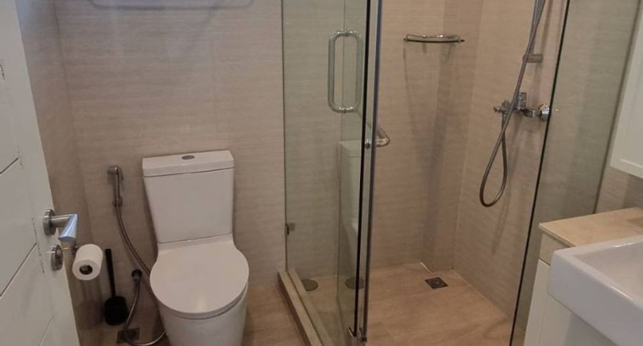 For rent 3 bedrooms townhouse in Watthana, Bangkok