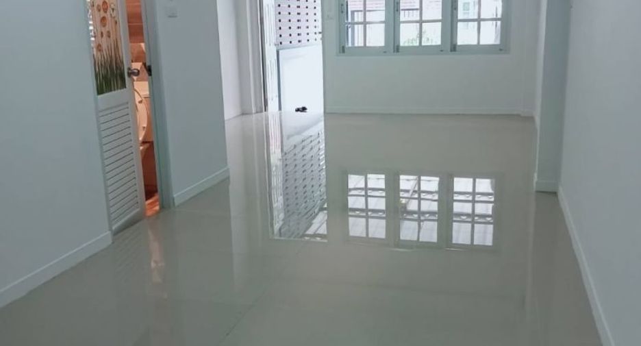 For sale 2 bed townhouse in Nong Chok, Bangkok
