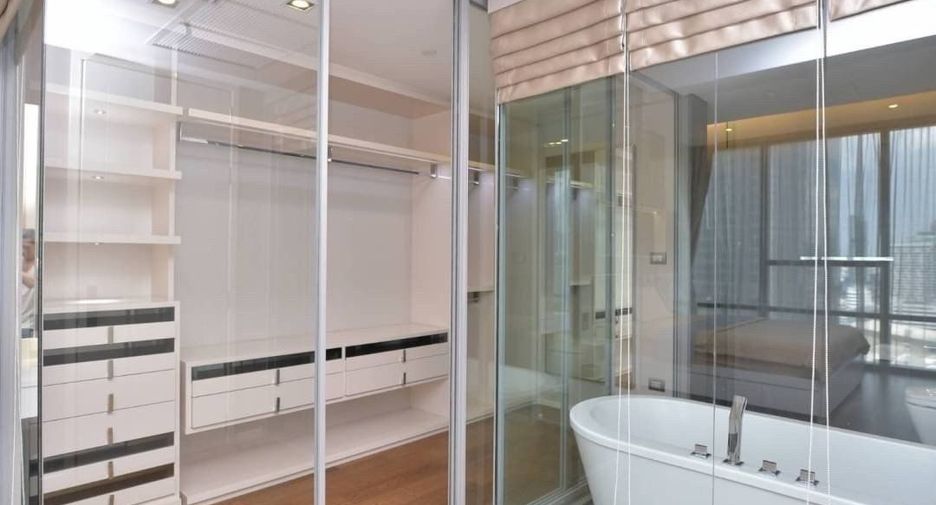 For rent 2 bedrooms condo in Sathon, Bangkok