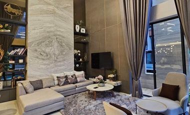 Casa en alquiler y en venta de 5 habitaciones en Yan Nawa, Bangkok