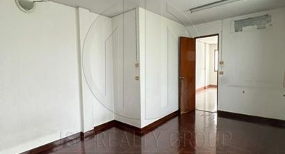 For rent and for sale 10 bedrooms hotel in Bang Na, Bangkok
