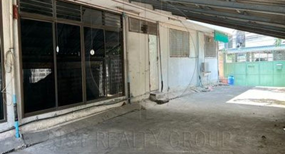 For rent and for sale 10 bedrooms hotel in Bang Na, Bangkok