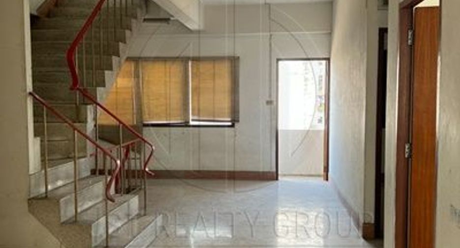 For rent and for sale 10 bedrooms hotel in Bang Na, Bangkok