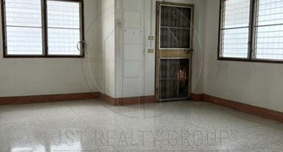 For rent and for sale 10 bedrooms hotel in Bang Na, Bangkok
