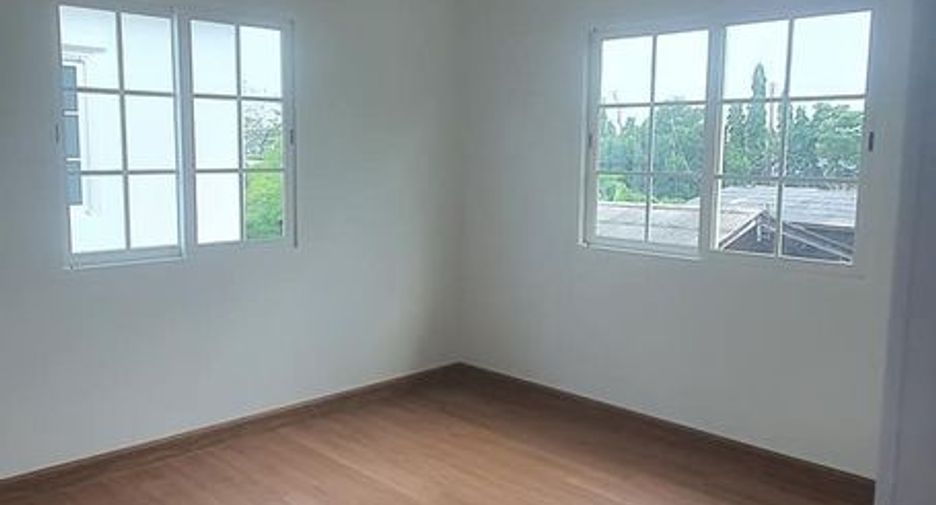 For rent 4 bedrooms house in Pak Kret, Nonthaburi