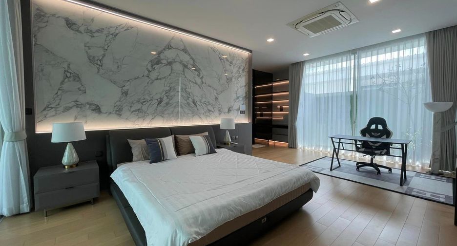 Casa en alquiler de 4 habitaciones en Bueng Kum, Bangkok